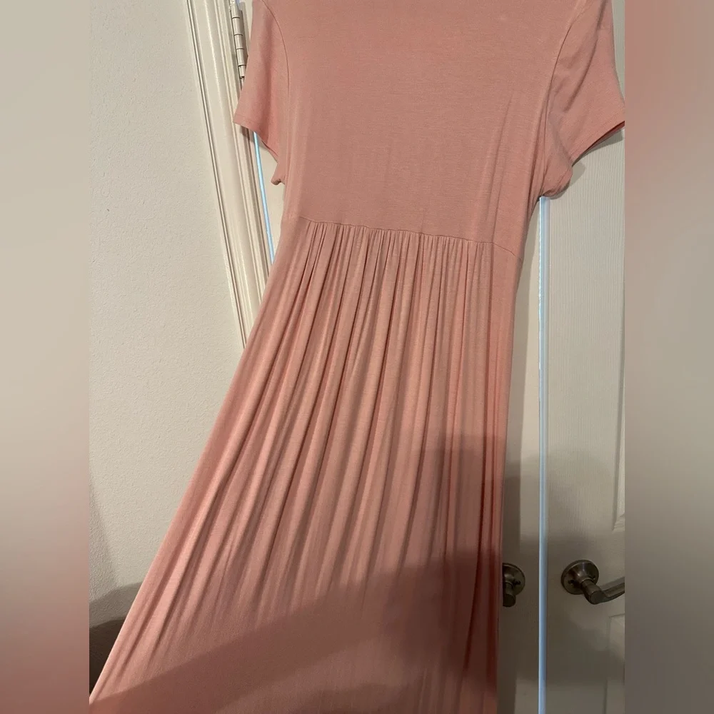 NWT. PinkBlush. Pink Maxi dress. 1x. - Picture 3 of 5